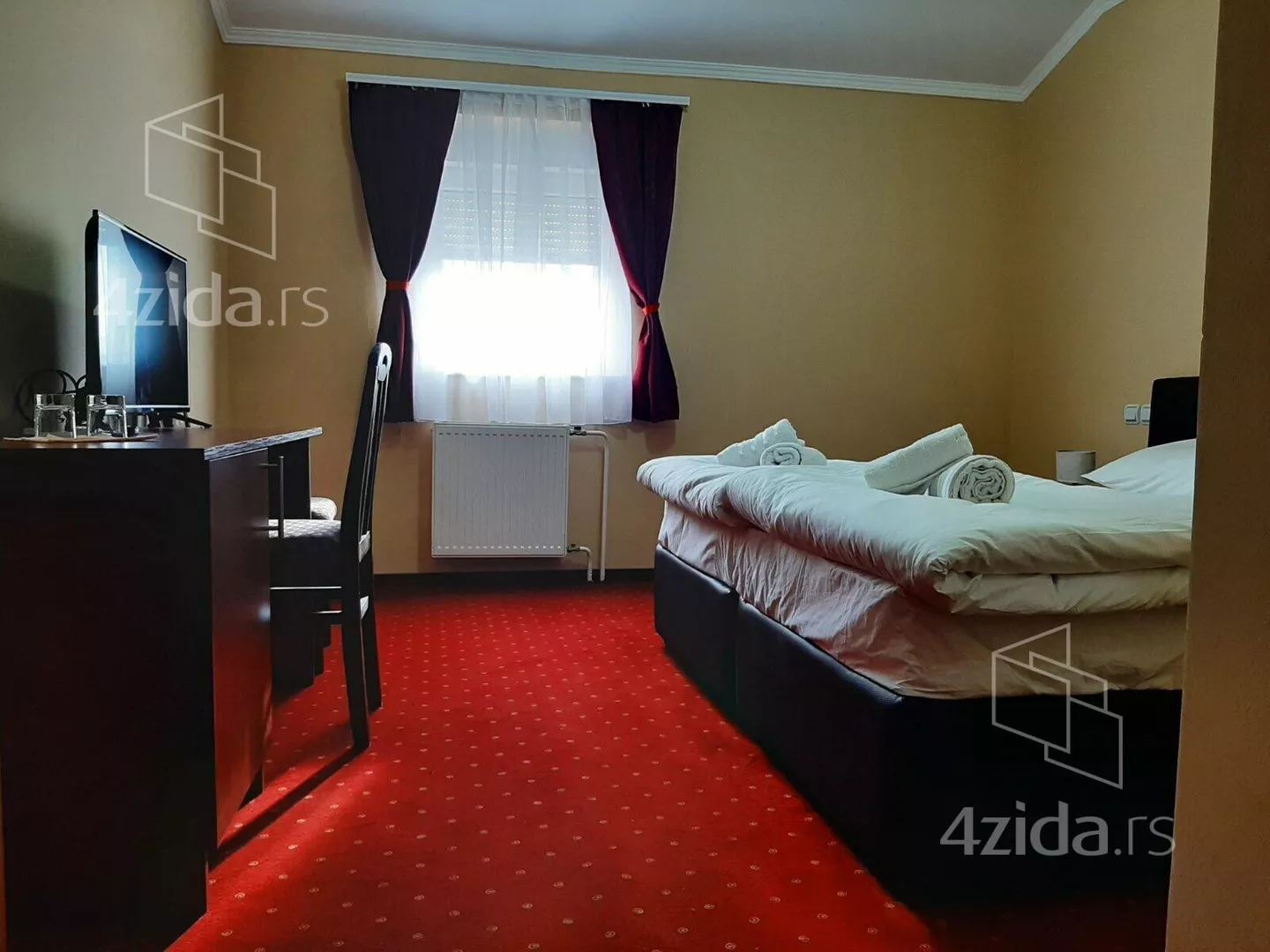 Poslovna zgrada | 4zida