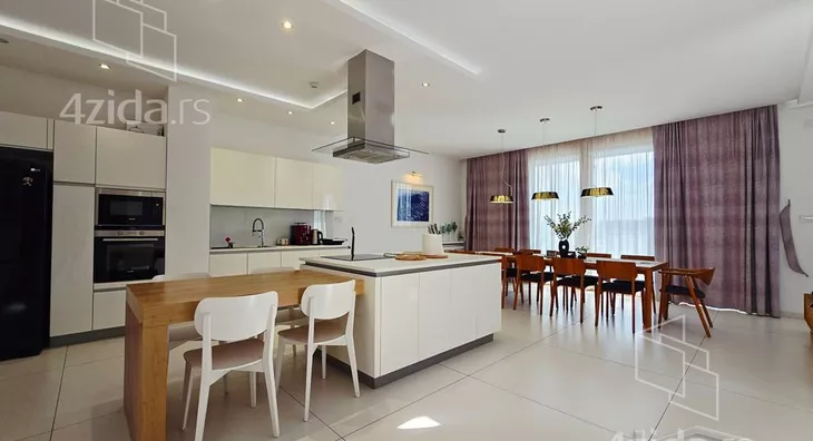 Sedmosoban stan | 4zida