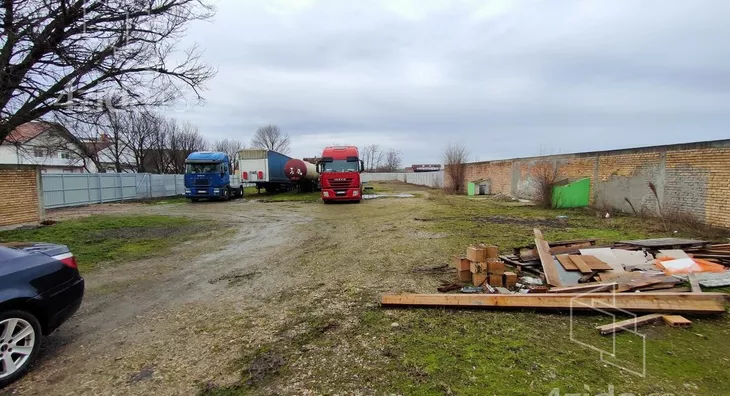 Poslovna zgrada | 4zida