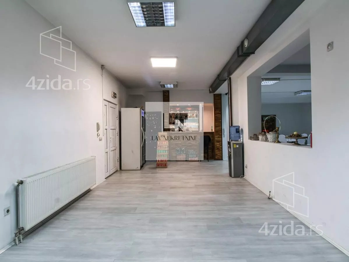 Poslovni prostor | 4zida