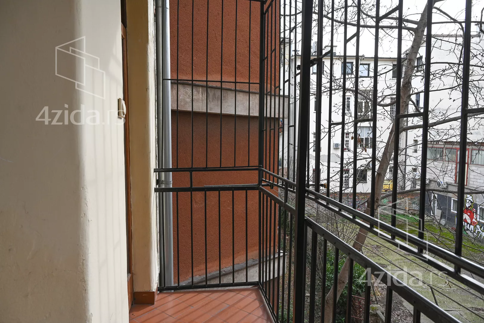 Troiposoban stan | 4zida