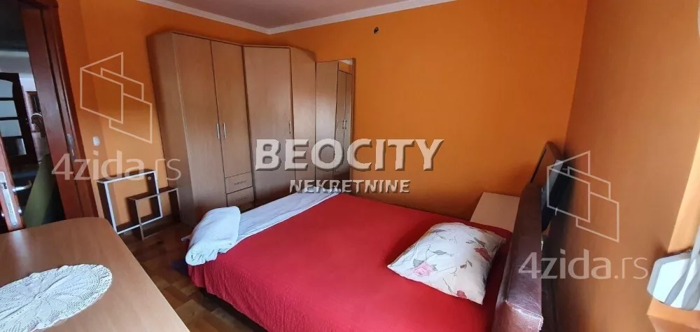 Četvoroiposoban stan | 4zida