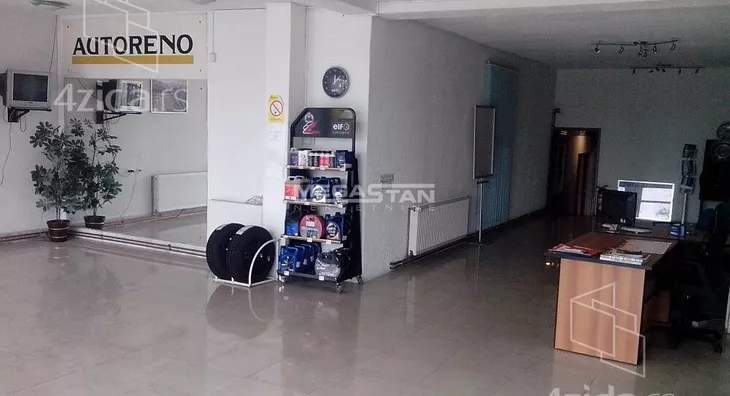 Poslovna zgrada | 4zida