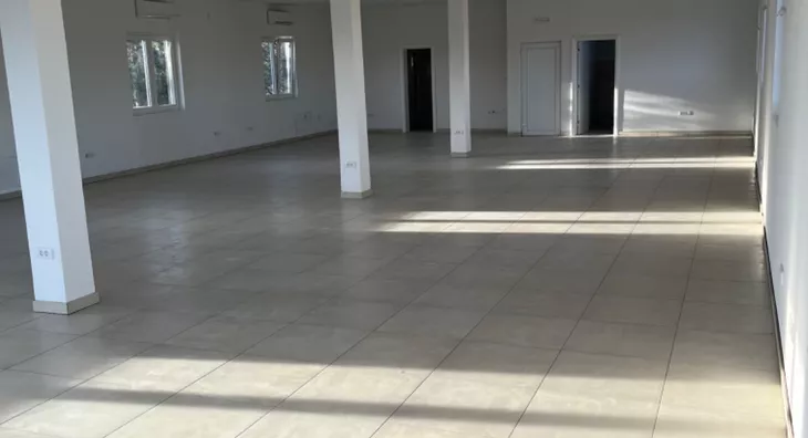 Poslovna zgrada | 4zida