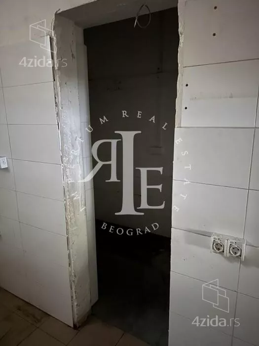 Lokal | 4zida