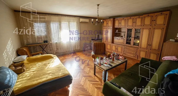 Sedmosoban stan | 4zida