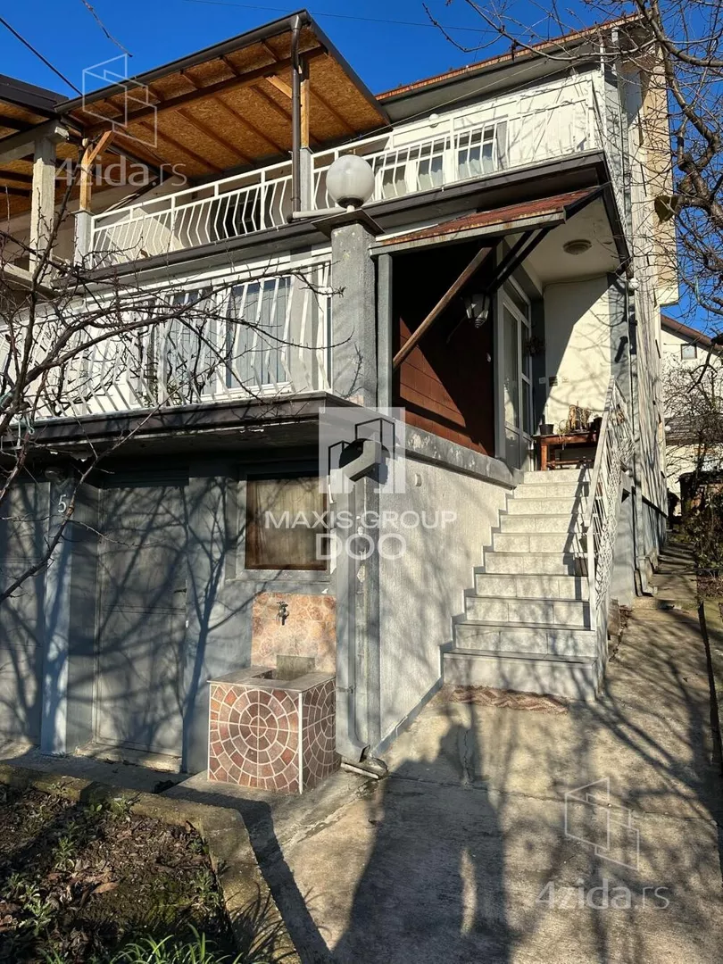 Četvoroiposoban stan | 4zida