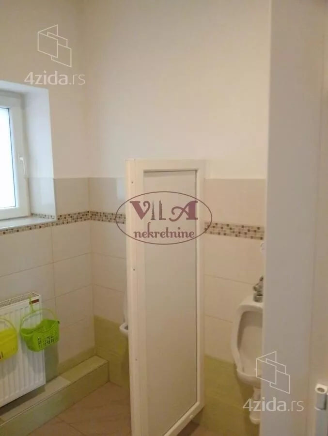 Poslovna zgrada | 4zida