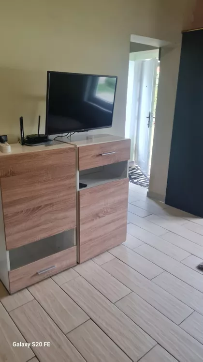 Endea Adia | 4zida.rs