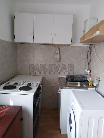 Sremska | 4zida.rs