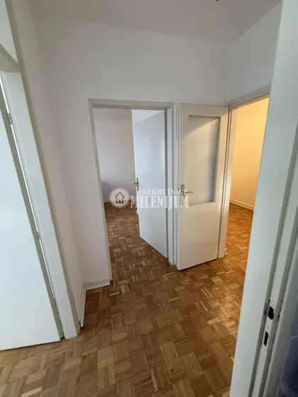 Mića Radakovića | 4zida.rs