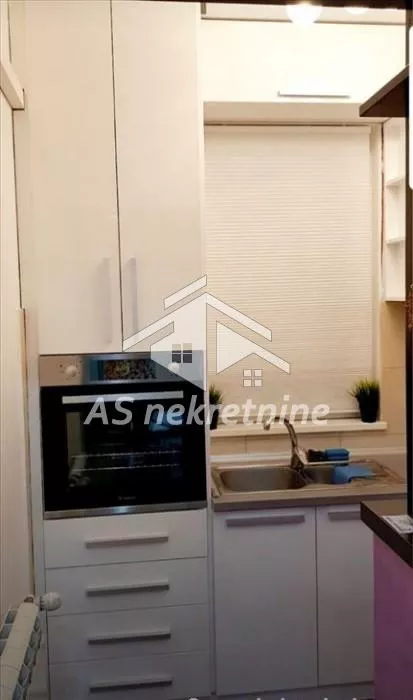 Crveni Krst Vračar | 4zida.rs