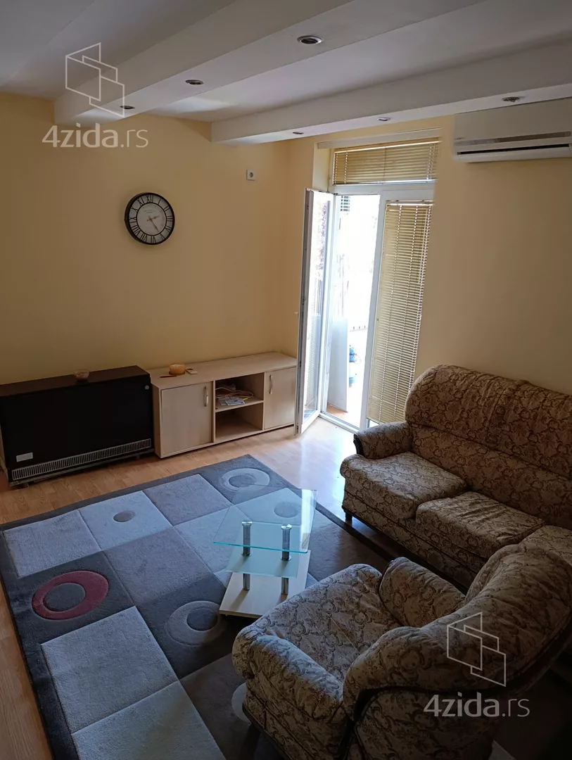 Beograd, Rakovica opština, Kanarevo Brdo, Vukasovićeva 10 - 6