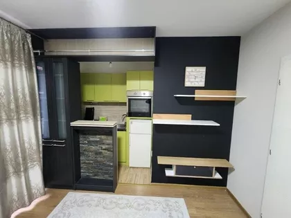 Zore Tomašević | 4zida.rs