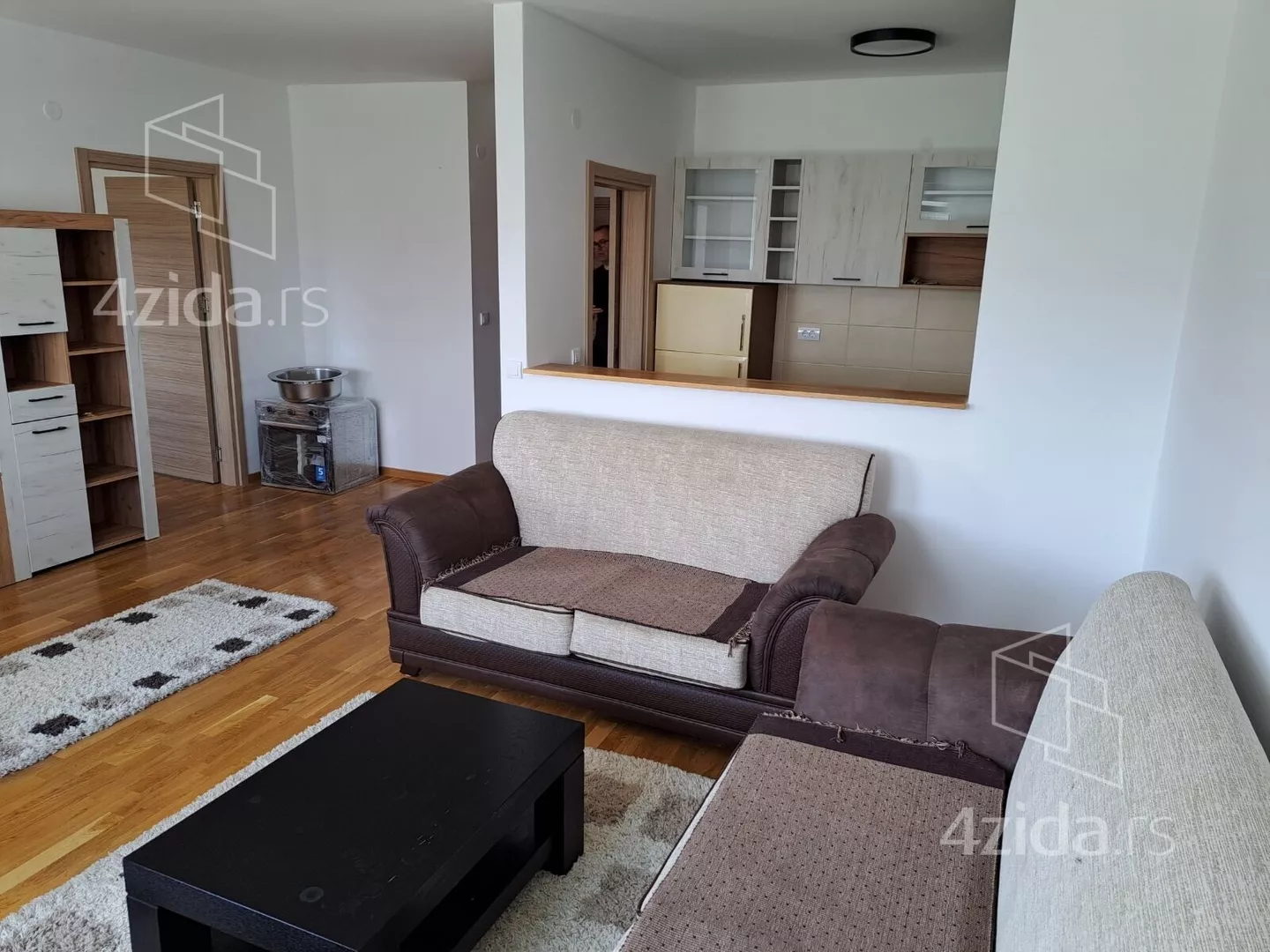 Troiposoban stan | 4zida