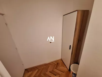 Petrarkina | 4zida.rs