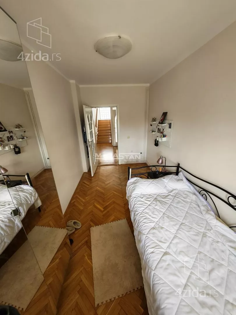 5-etažna kuća | 4zida