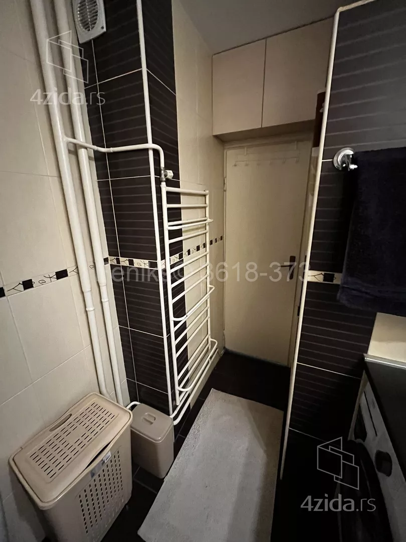 Šestosoban stan | 4zida