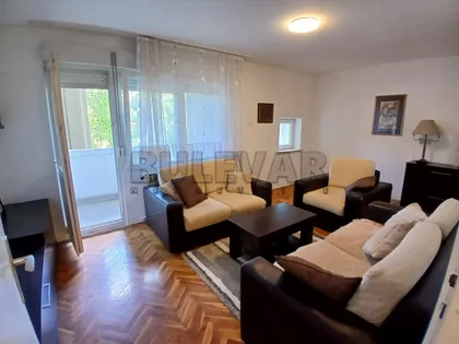 Trg 14. oktobra | 4zida.rs