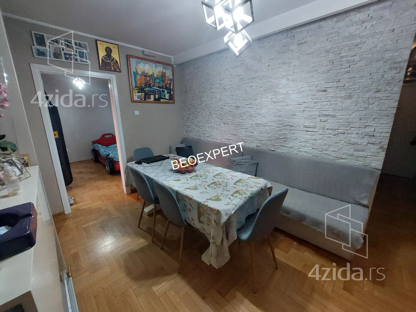 Troiposoban stan | 4zida
