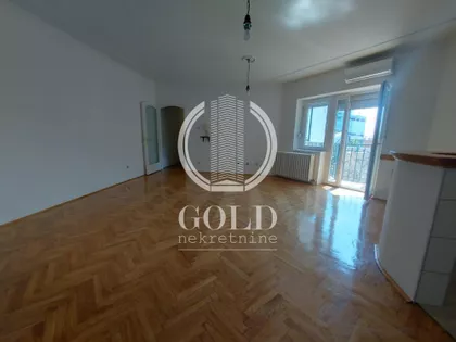 Pozorišni trg | 4zida.rs