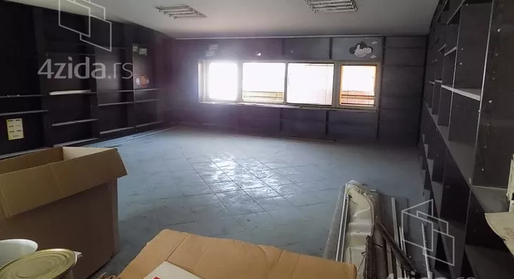 Poslovna zgrada | 4zida