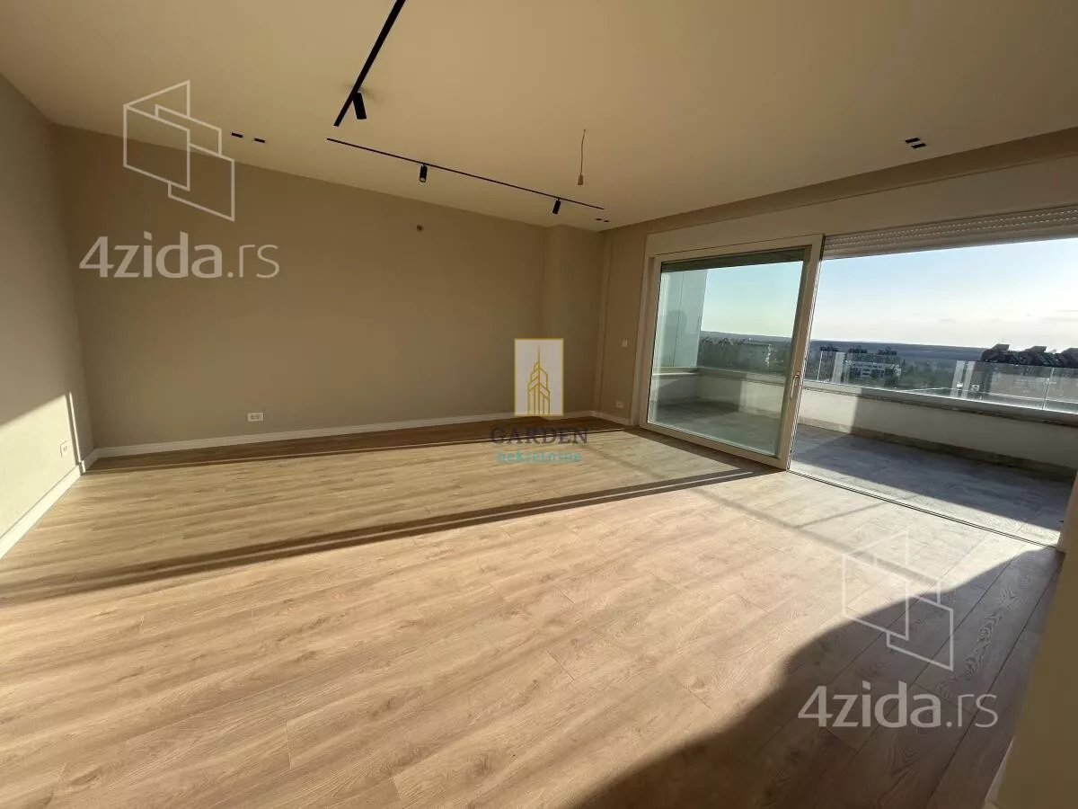 Petosoban stan | 4zida