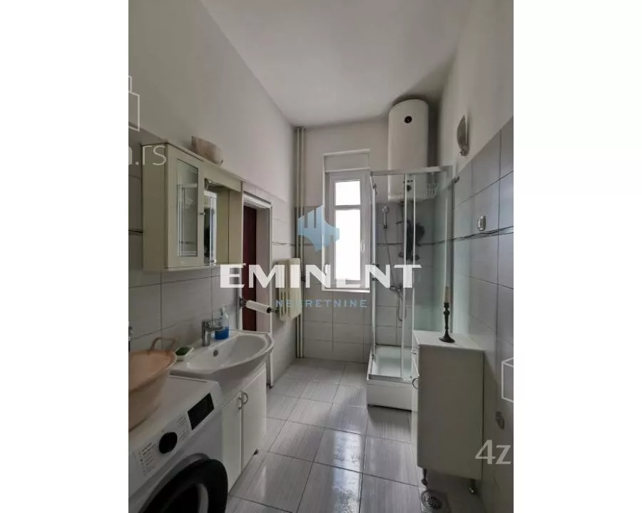 Četvoroiposoban stan | 4zida