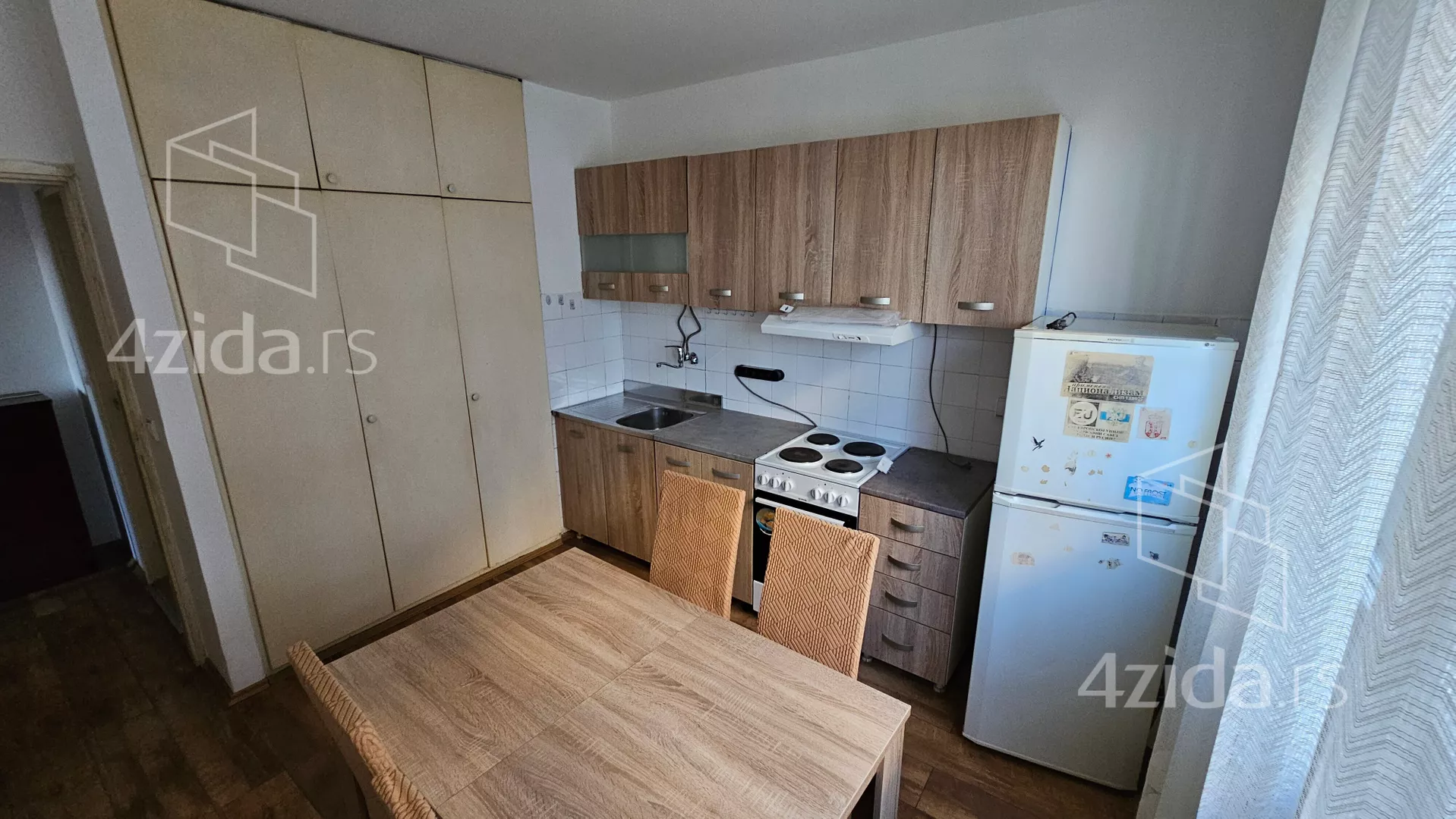 Dvoiposoban stan | 4zida