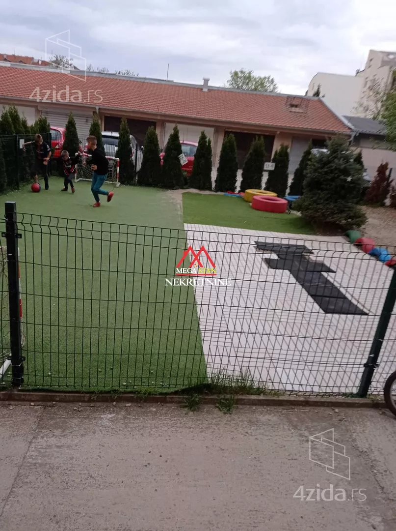 Četvoroiposoban stan | 4zida