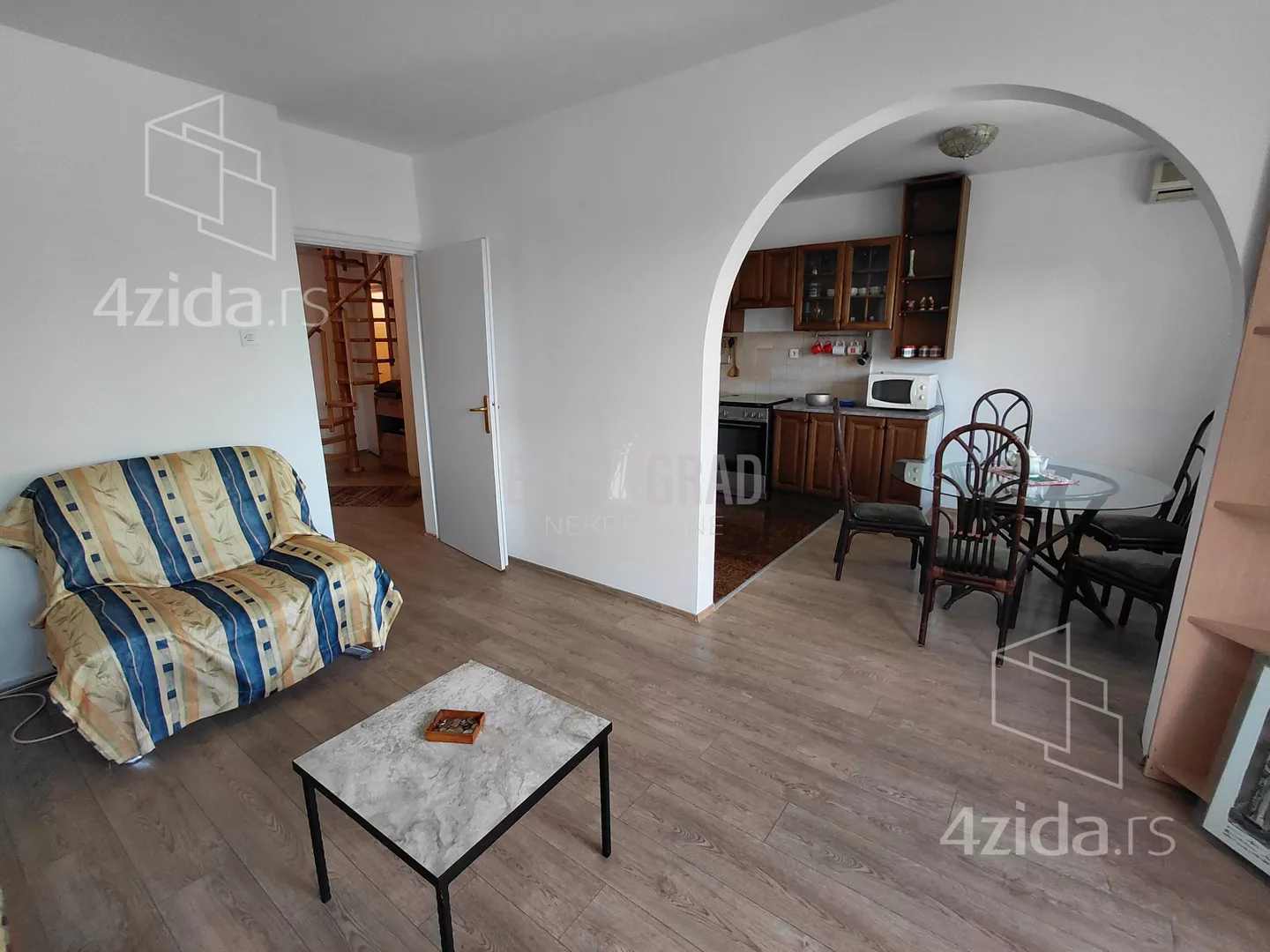 Četvorosoban stan | 4zida