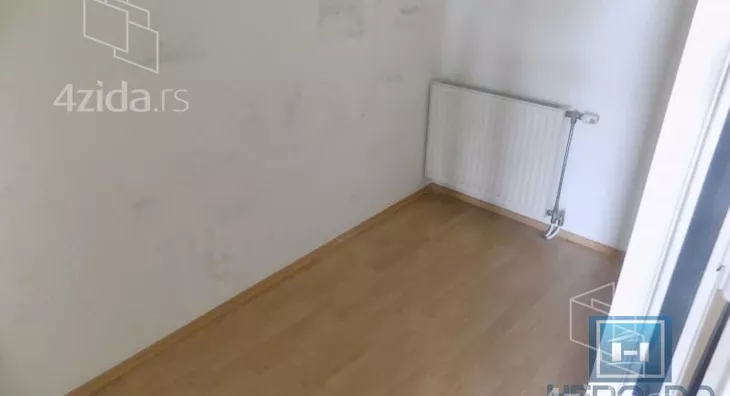 Poslovna zgrada | 4zida