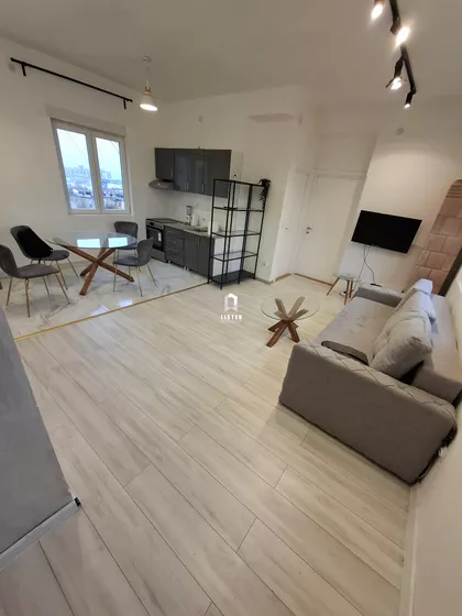 Francuska | 4zida.rs