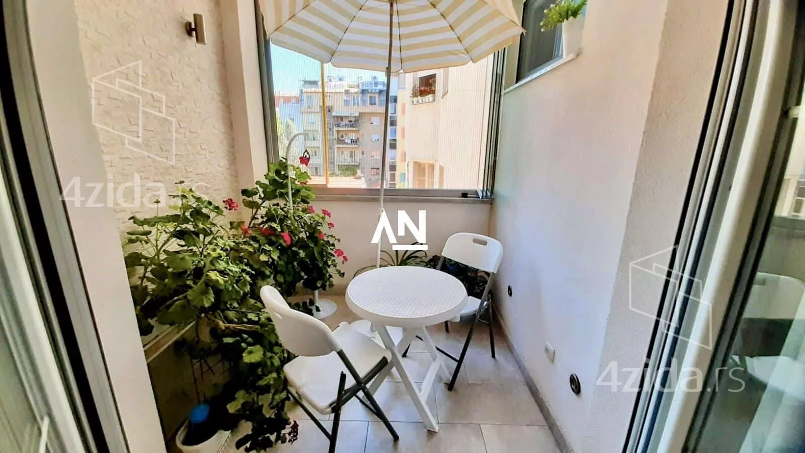 Troiposoban stan | 4zida