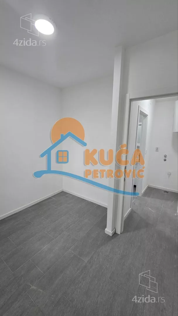 Lokal | 4zida