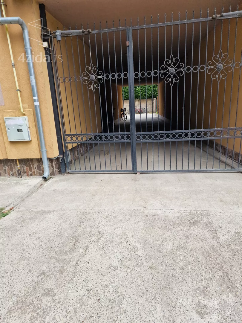 Garaža | 4zida