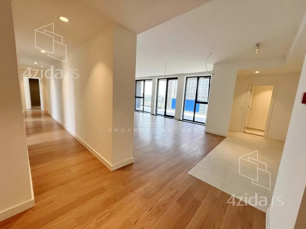 Petosoban stan | 4zida