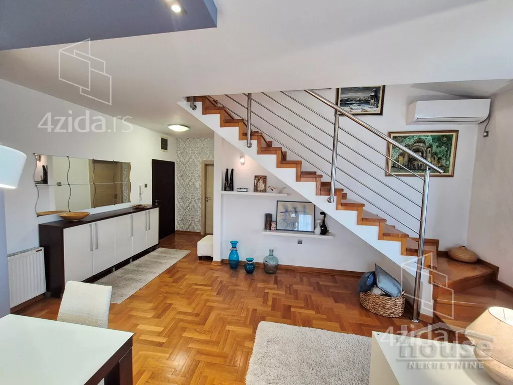 Šestosoban stan | 4zida