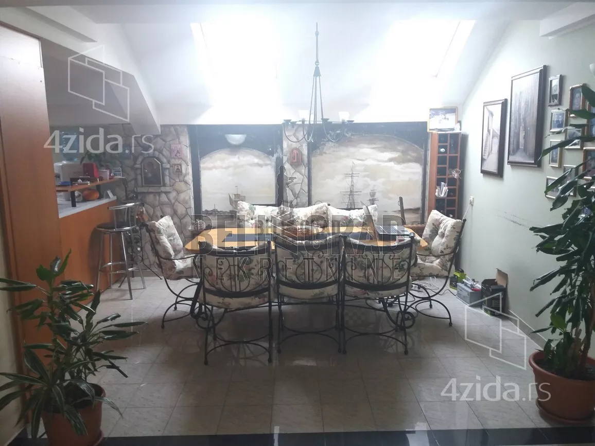 Petosoban stan | 4zida