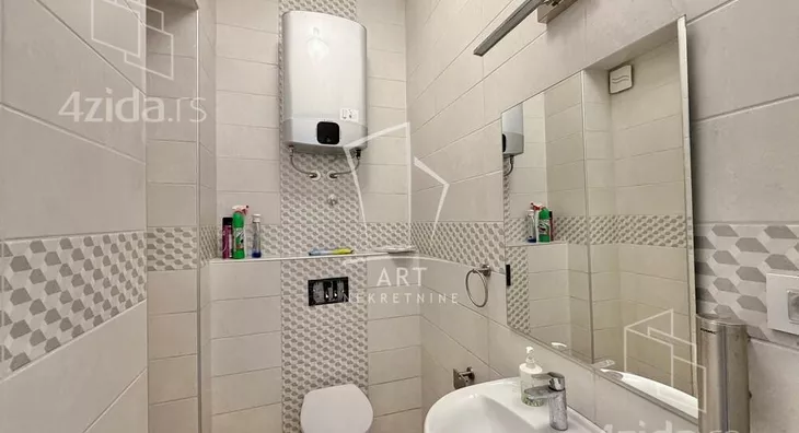 Petoiposoban stan | 4zida