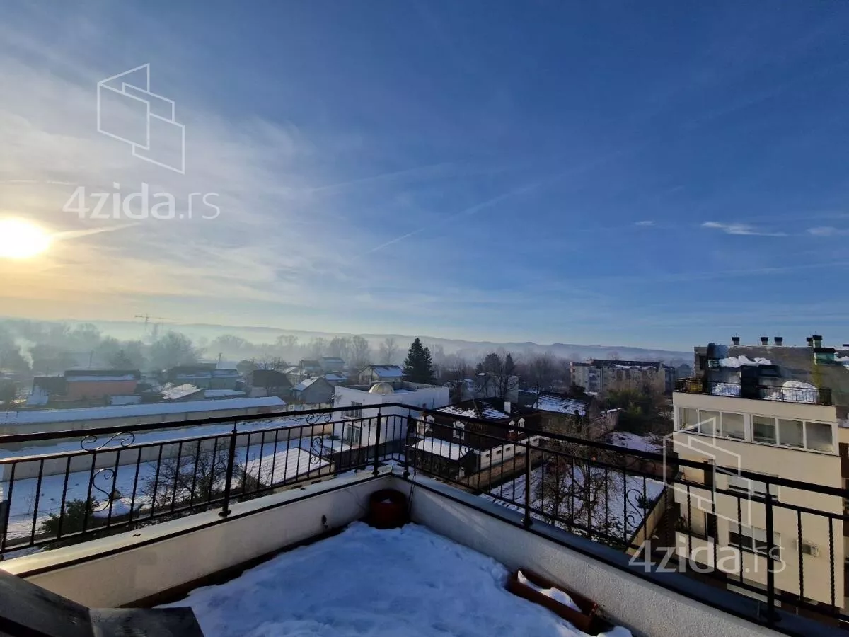 Petosoban stan | 4zida