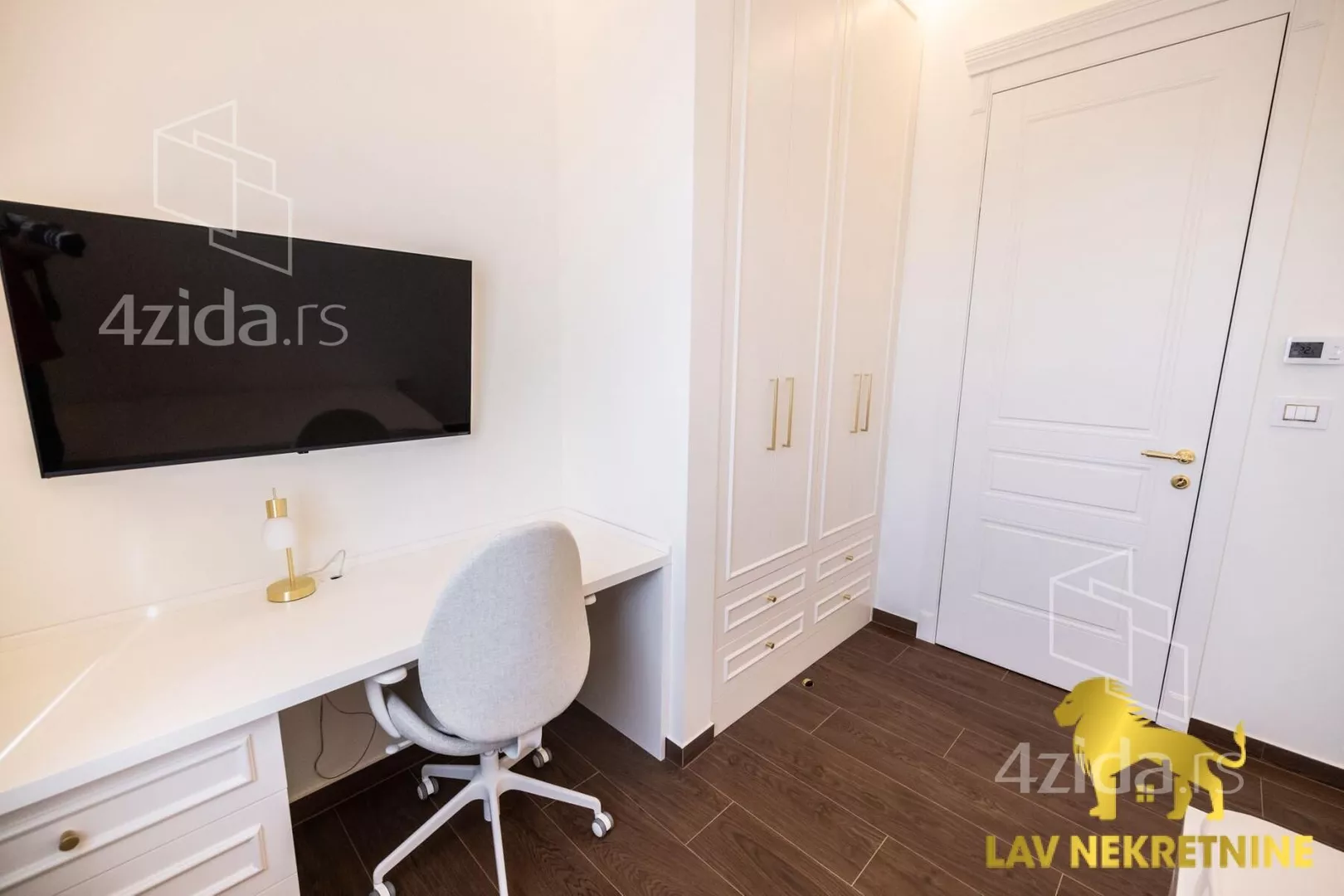 Petosoban stan | 4zida