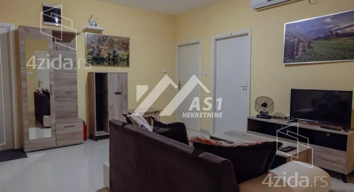 Četvoroiposoban stan | 4zida