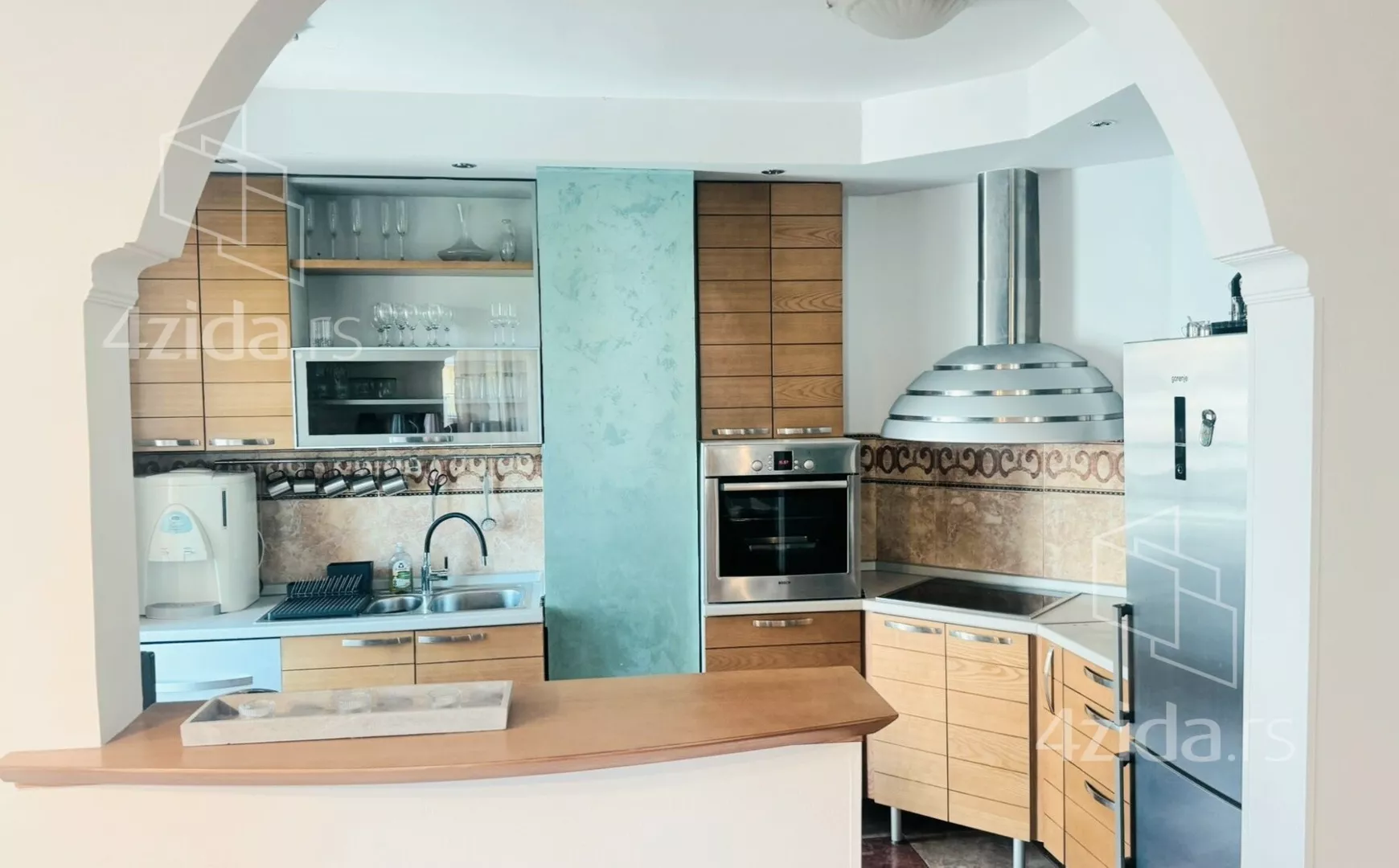 Četvoroiposoban stan | 4zida