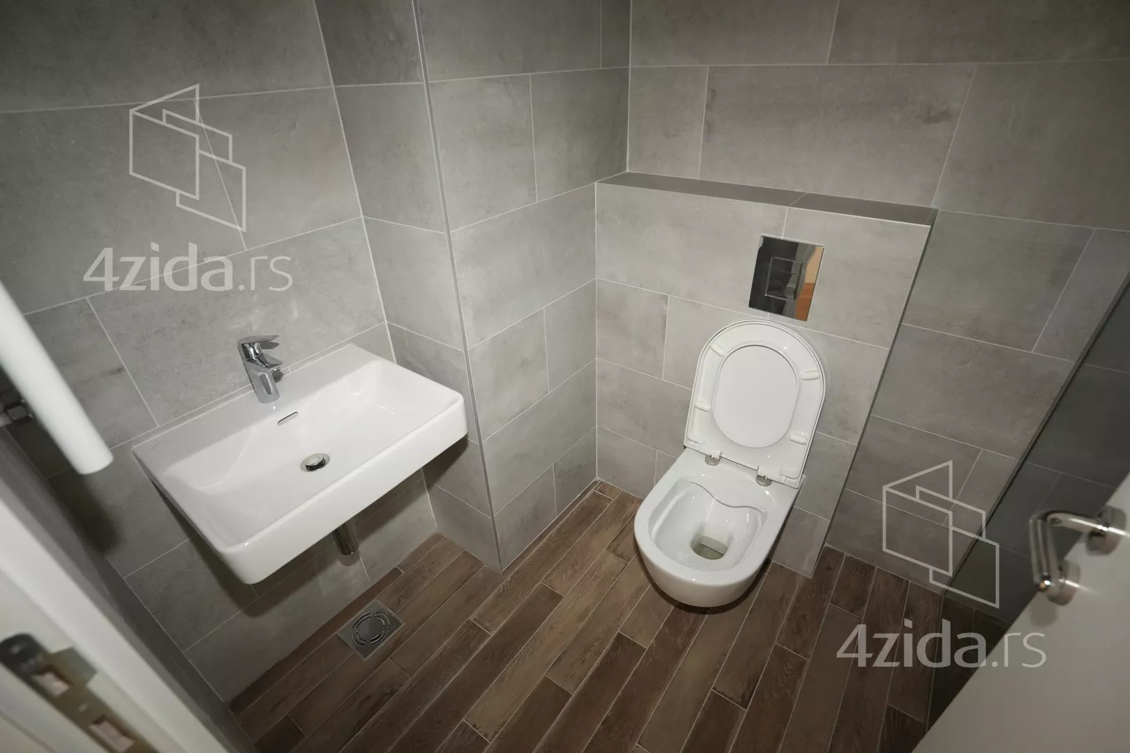 Petosoban stan | 4zida