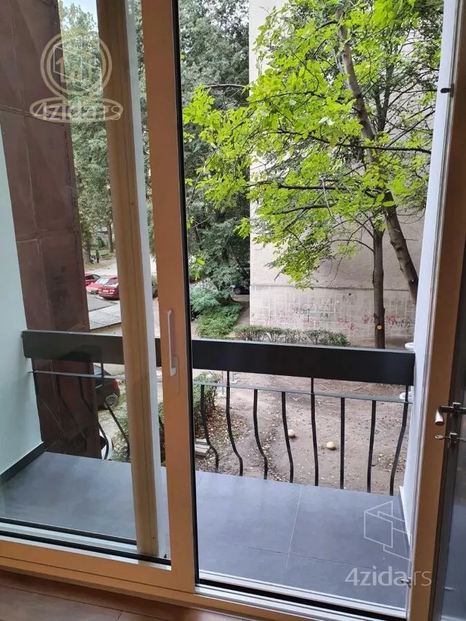 Četvoroiposoban stan | 4zida