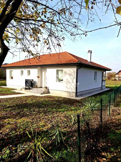 Popova bara nova 3. | 4zida.rs