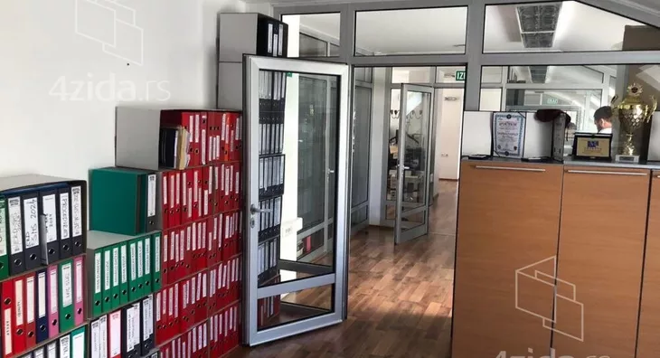Poslovni prostor | 4zida
