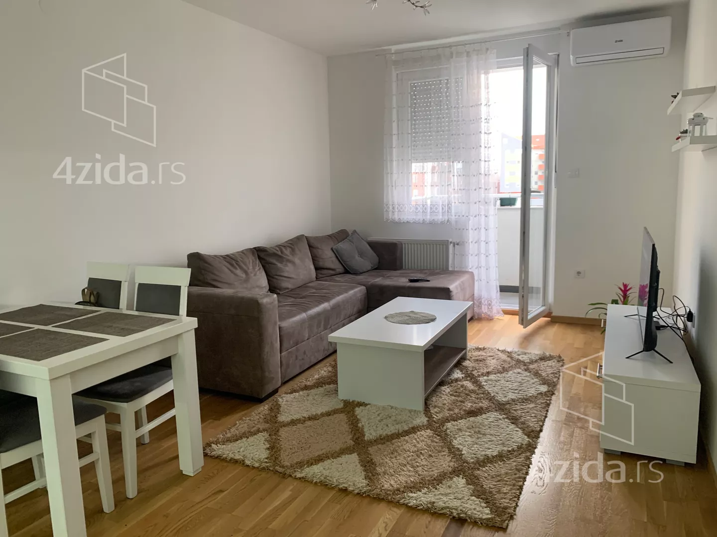 Dvoiposoban stan | 4zida