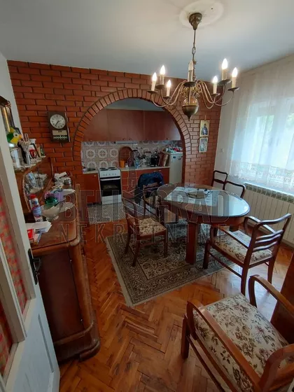 Zmaj Jovina | 4zida.rs